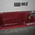 ジェットバス：風呂桶は一人で入る方が良い広さ。栓が嵌めにくいのがネック。